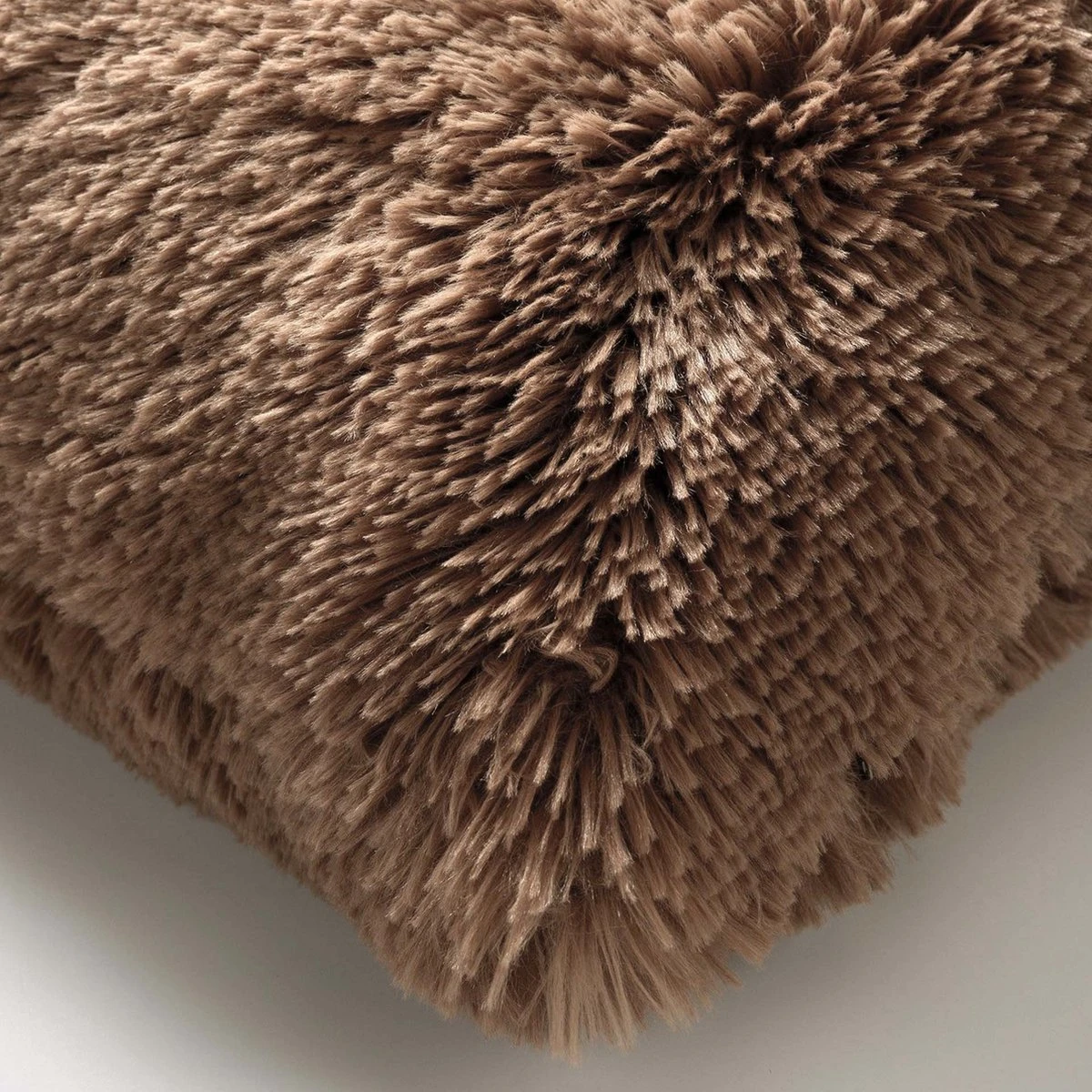 FLUFFY - Kussenhoes Unikleur 45x45 Cm -Tobacco Brown - Bruin - Exclusief Binnenkussen 3 FLUFFY - Kussenhoes Unikleur 45x45 Cm -Tobacco Brown - Bruin - Exclusief Binnenkussen - Afbeelding 3