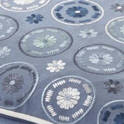 DILAN - Kussenhoes Geborduurd 45x45 Cm - Denim - Blauw - Bloemetjes - 100% Katoen - Exclusief Binnenkussen 11 DILAN - Kussenhoes Geborduurd 45x45 Cm - Denim - Blauw - Bloemetjes - 100% Katoen - Exclusief Binnenkussen -Dutch Decor 1200x1200 479