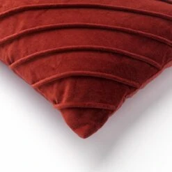 PACO - Sierkussen Velvet 40x60 Cm Merlot - Rood - Inclusief Binnenvulling -Dutch Decor 1200x1200 627