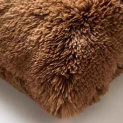 FLUFFY - Kussenhoes Unikleur 60x60 Cm - Tobacco Brown - Bruin - Exclusief Binnenkussen -Dutch Decor 1200x1200 630