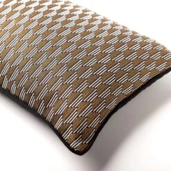 JANIC - Sierkussen 30x50 Cm Raven - Zwart - Inclusief Binnenvulling -Dutch Decor 1200x1200 633