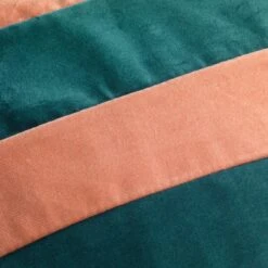 PEBBE - Sierkussen Velvet 45x45 Cm - Sagebrush Green - Groen - Roze - Strepen - Inclusief Binnenvulling -Dutch Decor 1200x1200 651