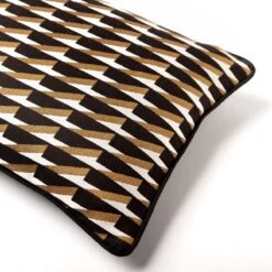 JAVIER - Sierkussen 30x50 Cm Raven - Zwart - Inclusief Binnenkussen -Dutch Decor 1200x1200 689