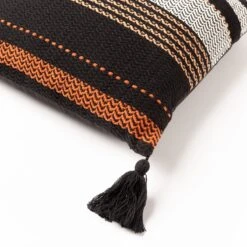 TAMAR - Sierkussen Katoen 45x45 Cm - Raven - Zwart - Kussentje Met Flosjes - Inclusief Binnenvulling 7 TAMAR - Sierkussen Katoen 45x45 Cm - Raven - Zwart - Kussentje Met Flosjes - Inclusief Binnenvulling -Dutch Decor 1200x1200 712