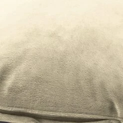 VELVET - Sierkussen 45x45 Cm - Zand - Beige - Effen - Inclusief Binnenvulling -Dutch Decor 1200x1200 757