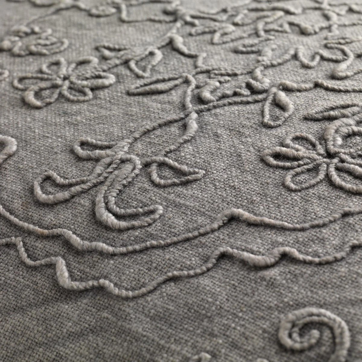 EVY - Sierkussen Van Katoen Micro Chip 40x60 Cm - Grijs - Inclusief Binnenvulling 3 EVY - Sierkussen Van Katoen Micro Chip 40x60 Cm - Grijs - Inclusief Binnenvulling - Afbeelding 3