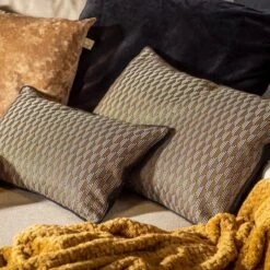 JANIC - Kussenhoes 30x50 Cm Raven - Zwart - Exclusief Binnenkussen -Dutch Decor 1200x1200 78