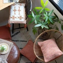 ZITA - Sierkussen Katoen 40x60 Cm - Snow White - Wit / Bruin / Terra - Kussen Met Flosjes - Inclusief Binnenkussen -Dutch Decor 1200x1200 782