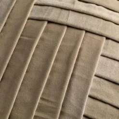 FEMM - Sierkussen Velvet 30x50 Cm - Pumice Stone - Beige - Inclusief Binnenvulling -Dutch Decor 1200x1200 867