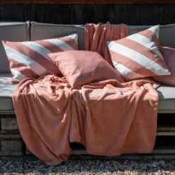 Dutch Decor - SANTORINI - Outdoor Sierkussen 45x45 Cm - Waterafstotend En Uv-bestendig - Muted Clay - Roze - Buitenkussen - Tuinkussen - Loungekussen- Voor Buiten -Dutch Decor 1200x1200 893