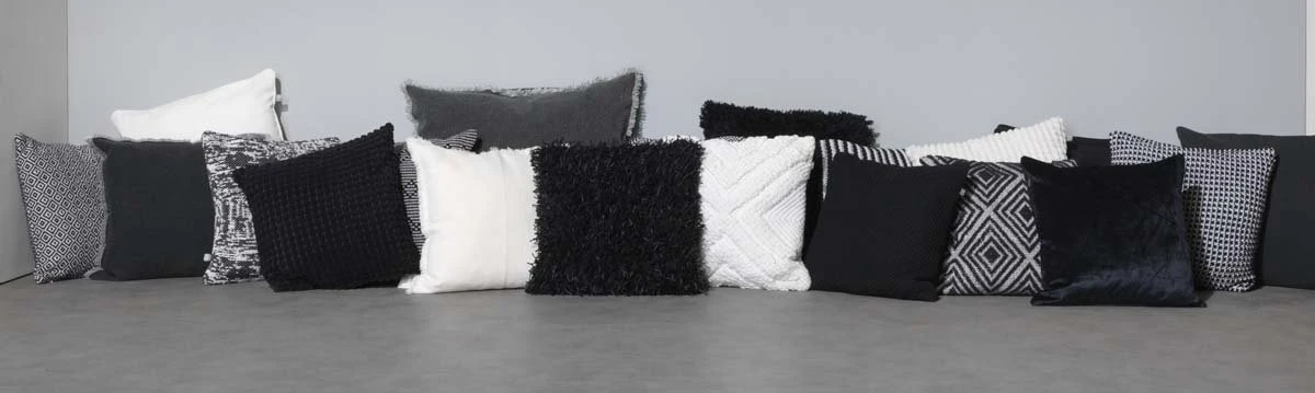 BURTO - Kussenhoes Van Gewassen Katoen Raven 45x45 Cm - Zwart - Exclusief Binnenkussen 10 BURTO - Kussenhoes Van Gewassen Katoen Raven 45x45 Cm - Zwart - Exclusief Binnenkussen - Afbeelding 10