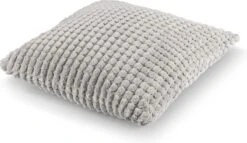 ROME - Sierkussen Uni 45x45 Cm - Micro Chip - Grijs - Inclusief Binnenvulling -Dutch Decor 1200x695 4