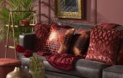 JACK - Kussenhoes 45x45 Cm - Bordeaux - Rood - Exclusief Binnenkussen -Dutch Decor 1200x756 2