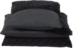 STEFANIE - Sierkussen 40x60 Cm - Zwart - Visgraat Patroon - Velvet - Nepbont - Inclusief Binnenkussen -Dutch Decor 1200x793 5