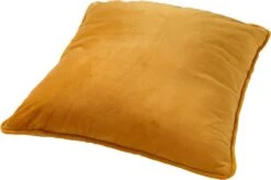 FINN - Kussenhoes Velvet 45x45 Cm - Golden Glow - Geel - Exclusief Binnenkussen -Dutch Decor 1200x796 4