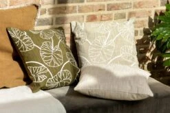 JULES - Sierkussen 45x45 Cm Olive Branch - Groen - Inclusief Binnenvulling -Dutch Decor 1200x800 47