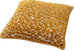 LEONA - Kussenhoes Velvet 45x45 Cm - Golden Glow - Geel - Panterprint - Exclusief Binnenkussen -Dutch Decor 1200x819 5