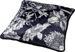 LAUREN - Kussenhoes Velvet Raven 45x45 Cm - Zwart - Exclusief Binnenkussen -Dutch Decor 1200x829 3