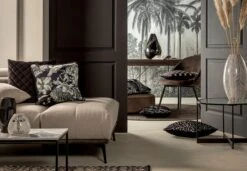 LAUREN - Kussenhoes Velvet Raven 45x45 Cm - Zwart - Exclusief Binnenkussen -Dutch Decor 1200x832 2