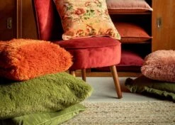 MEIS - Sierkussen 45x45 Cm - Velvet Bloemen - Dusty Pink - Roze - Rood - Streepjes - Inclusief Binnenvulling -Dutch Decor 1200x853 4