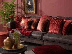 JACK - Kussenhoes 45x45 Cm - Bordeaux - Rood - Exclusief Binnenkussen -Dutch Decor 1200x914