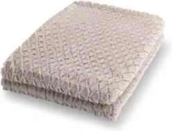 Dutch Decor - VIKTOR - Plaid 130x180 Cm - Superzacht - Zand - Beige - Effen - Met Subtiel Schubben Patroon - Deken