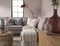 STUVA - Kussenhoes Geborduurd Bloemen 45x45 Cm - Nude - Roze - Blauw - Pasteltinten - Exclusief Binnenkussen 10 STUVA - Kussenhoes Geborduurd Bloemen 45x45 Cm - Nude - Roze - Blauw - Pasteltinten - Exclusief Binnenkussen -Dutch Decor 1200x925 1