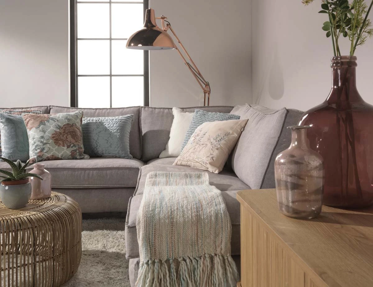 STUVA - Kussenhoes Geborduurd Bloemen 45x45 Cm - Nude - Roze - Blauw - Pasteltinten - Exclusief Binnenkussen 5 STUVA - Kussenhoes Geborduurd Bloemen 45x45 Cm - Nude - Roze - Blauw - Pasteltinten - Exclusief Binnenkussen - Afbeelding 5