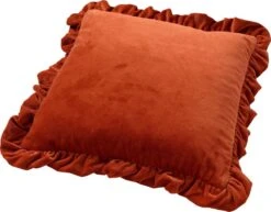 Dutch Decor - YARA - Sierkussen Katoen 45x45 Cm Velvet - Potters Clay - Oranje - Ruches Rondom -Dutch Decor 1200x938 2