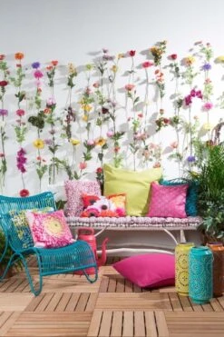 SAMARA - Sierkussen Gerbera's - Fuchsia - 30x50 Cm - Inclusief Binnenkussen -Dutch Decor 799x1200 11