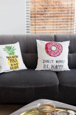 DIDI - Sierkussen Donut 45x45 Cm - Ivoor / Wit - Donut Worry Be Happy - Inclusief Binnenkussen -Dutch Decor 800x1200 29