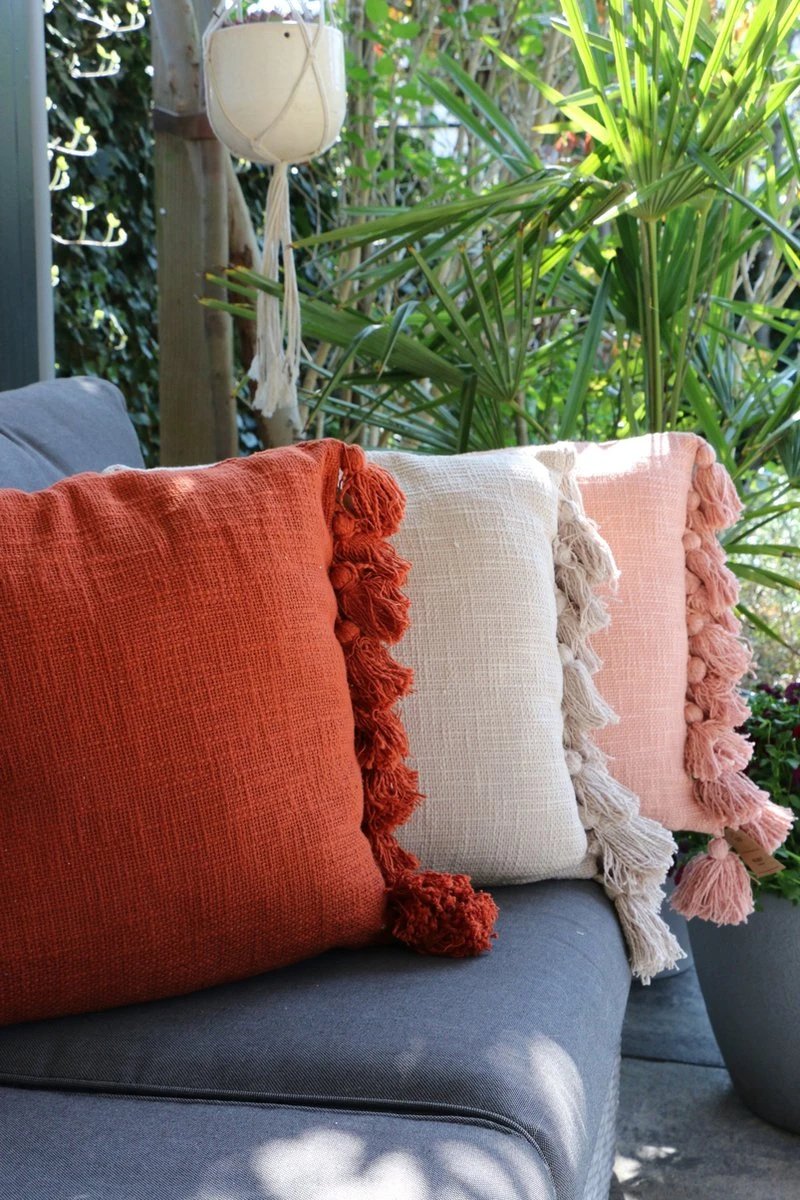 RUBY - Sierkussen Katoen 45x45 Cm Pumice Stone - Beige - Kussentje Met Flosjes - Inclusief Binnenvulling 4 RUBY - Sierkussen Katoen 45x45 Cm Pumice Stone - Beige - Kussentje Met Flosjes - Inclusief Binnenvulling - Afbeelding 4