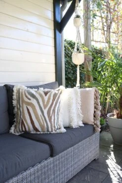 RUBY - Sierkussen Katoen 45x45 Cm Pumice Stone - Beige - Kussentje Met Flosjes - Inclusief Binnenvulling 18 RUBY - Sierkussen Katoen 45x45 Cm Pumice Stone - Beige - Kussentje Met Flosjes - Inclusief Binnenvulling -Dutch Decor 800x1200 39