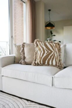 RUBY - Sierkussen Katoen 45x45 Cm Pumice Stone - Beige - Kussentje Met Flosjes - Inclusief Binnenvulling 19 RUBY - Sierkussen Katoen 45x45 Cm Pumice Stone - Beige - Kussentje Met Flosjes - Inclusief Binnenvulling -Dutch Decor 800x1200 40