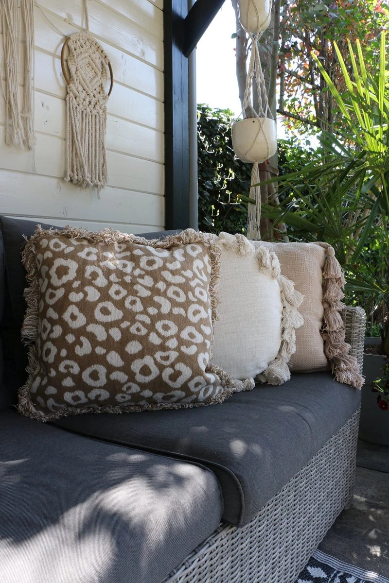 RUBY - Sierkussen Katoen 45x45 Cm Pumice Stone - Beige - Kussentje Met Flosjes - Inclusief Binnenvulling 9 RUBY - Sierkussen Katoen 45x45 Cm Pumice Stone - Beige - Kussentje Met Flosjes - Inclusief Binnenvulling - Afbeelding 9