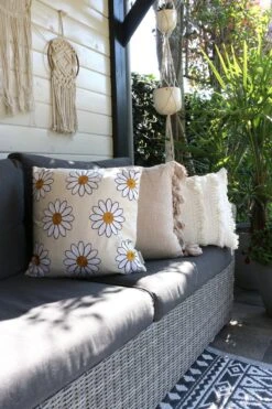 RUBY - Sierkussen Katoen 45x45 Cm Pumice Stone - Beige - Kussentje Met Flosjes - Inclusief Binnenvulling 22 RUBY - Sierkussen Katoen 45x45 Cm Pumice Stone - Beige - Kussentje Met Flosjes - Inclusief Binnenvulling -Dutch Decor 800x1200 43