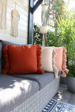 RUBY - Sierkussen Katoen 45x45 Cm Pumice Stone - Beige - Kussentje Met Flosjes - Inclusief Binnenvulling 23 RUBY - Sierkussen Katoen 45x45 Cm Pumice Stone - Beige - Kussentje Met Flosjes - Inclusief Binnenvulling -Dutch Decor 800x1200 44