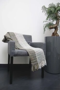 Dutch Decor - VIVAN - Plaid 130x180 Cm - Kleur Mist / Grijs - Deken 10 Dutch Decor - VIVAN - Plaid 130x180 Cm - Kleur Mist / Grijs - Deken -Dutch Decor 800x1200 78