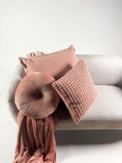 BURTO - Kussenhoes Van Gewassen Katoen Muted Clay 60x60 Cm - Roze - Exclusief Binnenkussen -Dutch Decor 899x1200