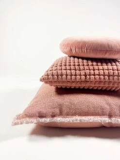 ROME - Sierkussen Uni 45x45 Cm - Muted Clay - Roze - Inclusief Binnenvulling -Dutch Decor 899x1200 6