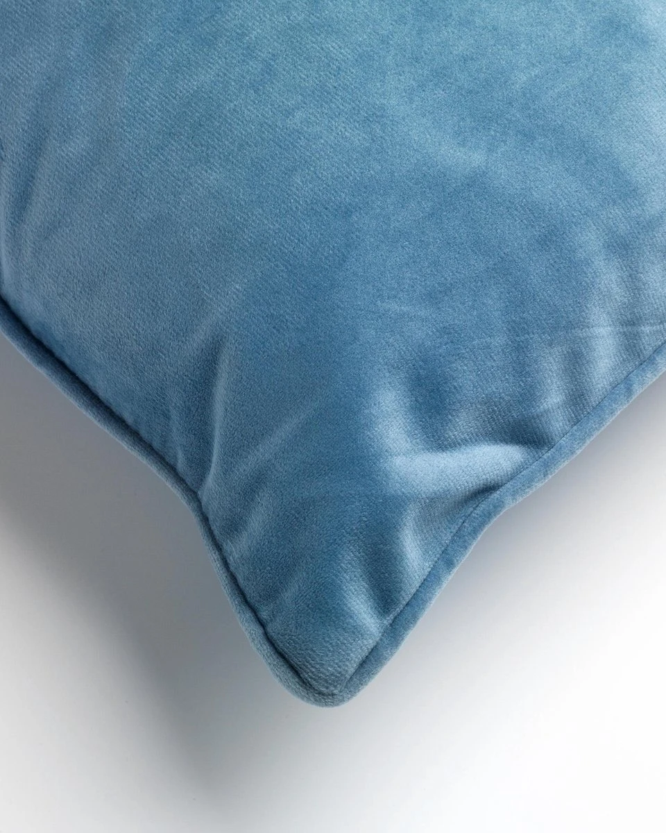 FINN - Sierkussen Velvet Provincial Blue 40x60 Cm - Blauw - Inclusief Binnenvulling 5 FINN - Sierkussen Velvet Provincial Blue 40x60 Cm - Blauw - Inclusief Binnenvulling - Afbeelding 5