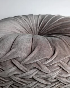 Dutch Decor - KAJA - Sierkussen Rond Velvet 40 Cm - Driftwood - Taupe -Dutch Decor 960x1200 22