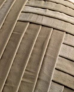 FEMM - Sierkussen Velvet 30x50 Cm - Pumice Stone - Beige - Inclusief Binnenvulling -Dutch Decor 960x1200 31