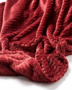 Dutch Decor - MARA - Plaid 150x200 Cm - Merlot - Rood - Effen - Zigzag Patroon - Sfeervol - Superzacht - Deken -Dutch Decor 960x1200 40