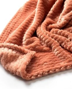 Dutch Decor - MARA - Plaid 150x200 Cm - Muted Clay - Roze - Effen - Zigzag Patroon - Superzacht - Deken -Dutch Decor 966x1200