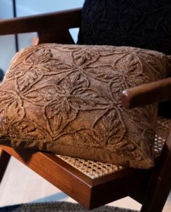 AMAR - Kussenhoes Van Katoen 45x45 Cm Tobacco Brown - Bruin - Exclusief Binnenkussen -Dutch Decor 973x1200