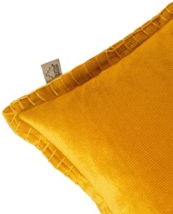REBEL - Kussenhoes Velvet 30x50 Cm Golden Glow - Geel - Exclusief Binnenkussen -Dutch Decor 975x1200