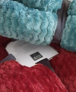 Dutch Decor - MARA - Plaid 150x200 Cm - Merlot - Rood - Effen - Zigzag Patroon - Sfeervol - Superzacht - Deken -Dutch Decor 992x1200